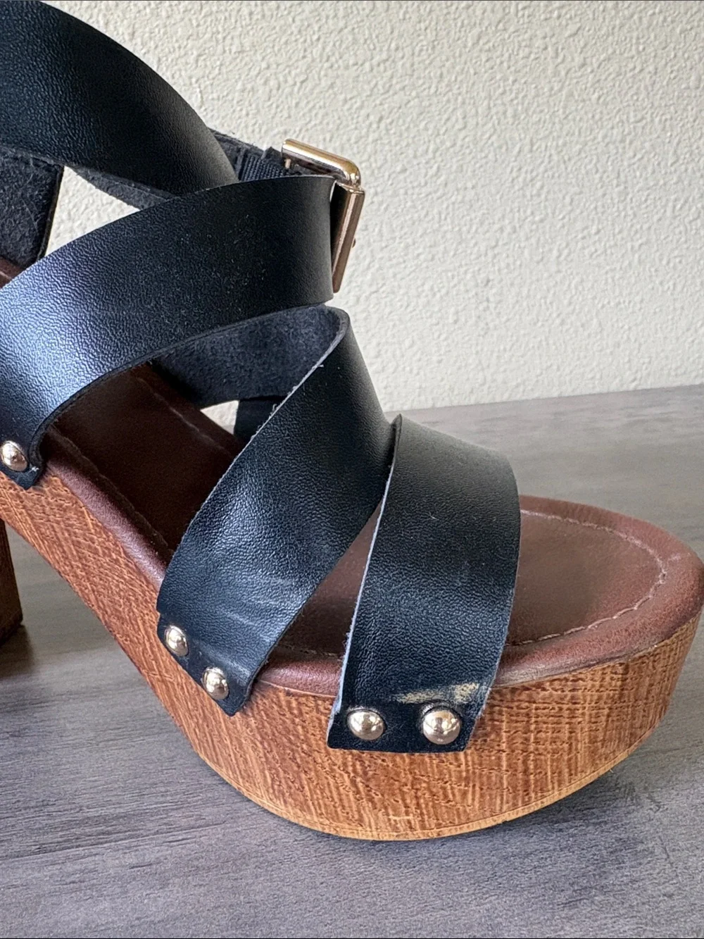 Mossimo Supply Co. Black Strappy Platform Sandals with Wood-Look Heel Size 7.5